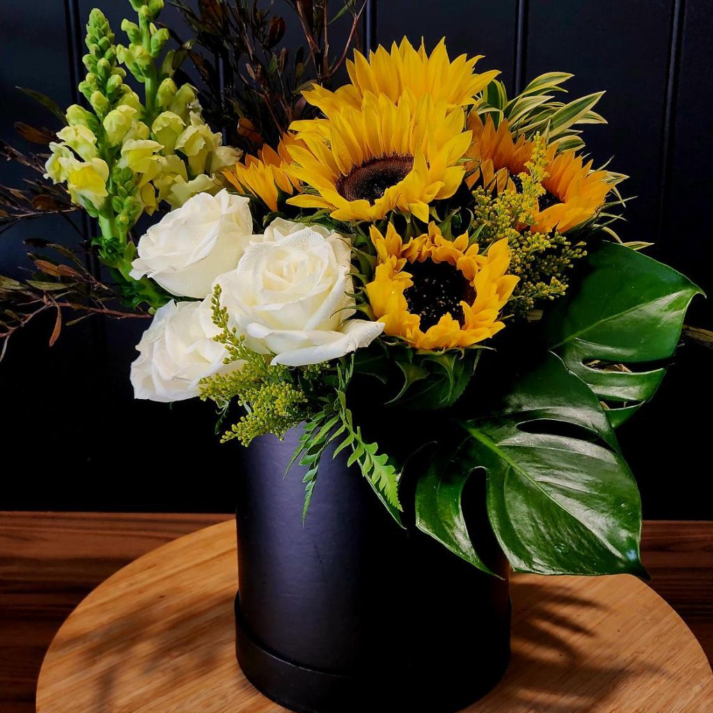 Sunburst corporate arrangement