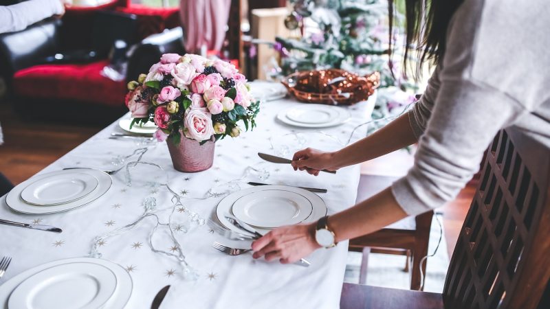 table setting, beautiful flowers, table, preparing, set, flower wallpaper, christmas, holidays, woman, flower background, girl, nature, flowers, dishes, set table, interior, decoration, dinner, meal, xmas