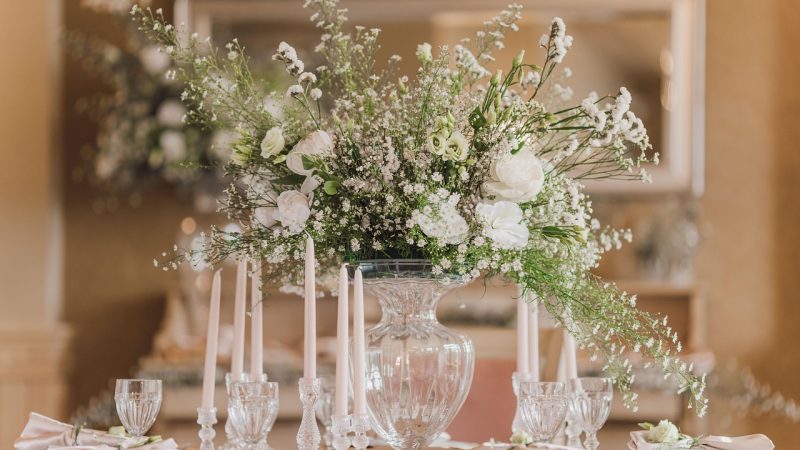 wedding photography, wedding details, wedding preparations, wedding, table set-up, flower background, flower arrangement, flowers, flower wallpaper, beautiful flowers, table, glassware, candles, nature, dining table, decoration, decorative, floral